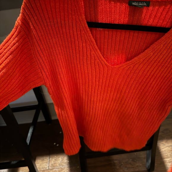 Red ribbed sweater - Picture 2 of 3